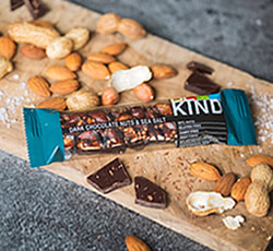 DisfrutaBox Memoria Selectiva Be-Kind Dark Chocolate Nuts & Sea Salt